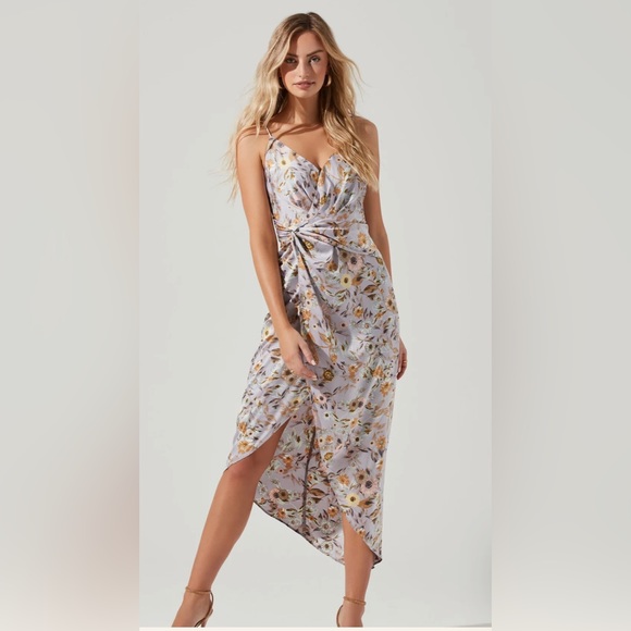 Astr Dresses & Skirts - ASTR The Label - Giselle Floral Twist Front Midi Dress